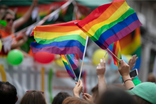 20 Jahre Flutlicht Diversity Flagge Bunt Vielfalt Hände Fahnen