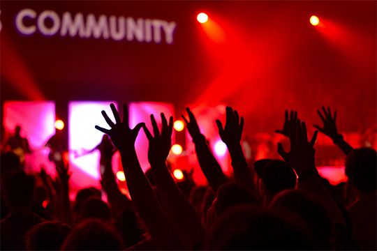 Community Management Begeisterung Hände Konzert Gemeinschaft Fans