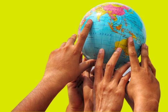 Internationale Pr Agentur 20 Jahre Flutlicht Hände Globus Weltkugel
