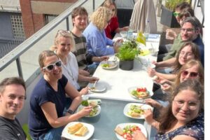 Flexibles Arbeiten bei Flutlicht, Grillen auf der Terrasse